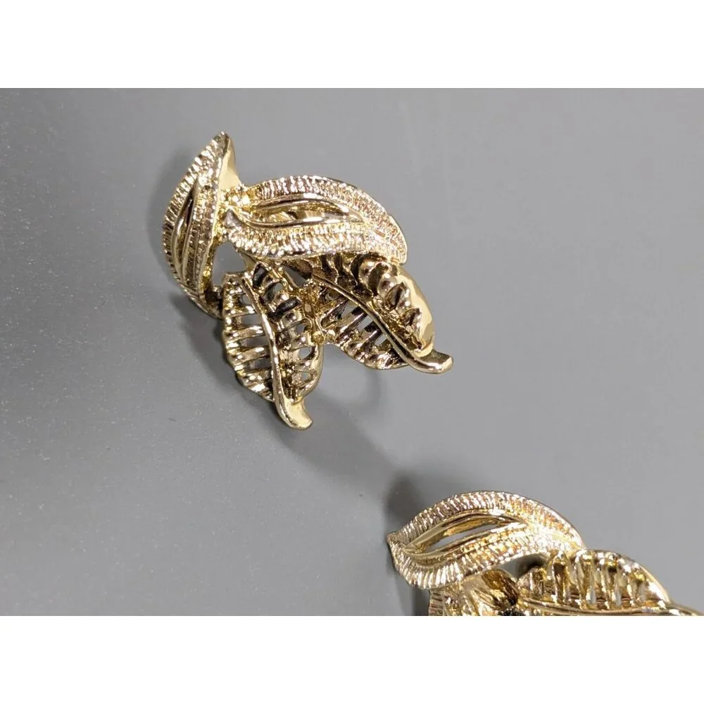 Vintage Gold Tone Double‎ Leaf Screw Back Clip On Earrings Mod Mid Century